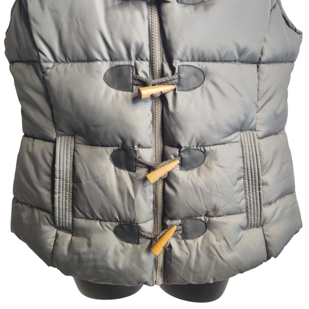 Ruff Hewn Faux Fur Puffer Vest Women’s Size M Gray  Full Zip Togg Button Quilted - Picture 5 of 9